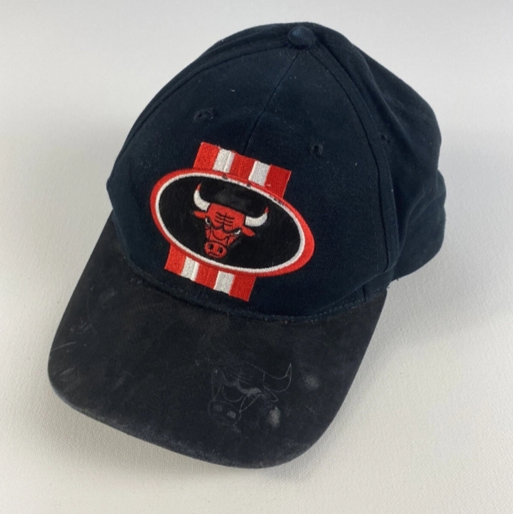 Vintage NBA Licensed Chicago Bulls Black Red Drew Pearson Snapback Hat